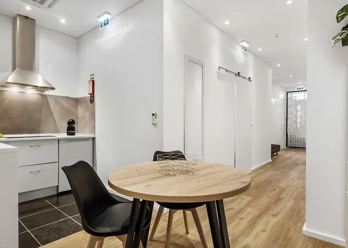 Tropical - Filodendro By Homie Funchal (Madeira)